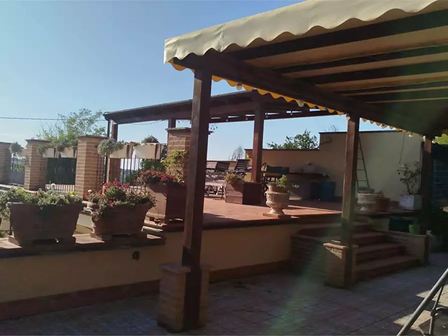 Immagine 56 di Porzione di villa in vendita  a Agugliano