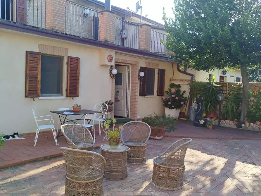 Immagine 1 di Porzione di villa in vendita  a Agugliano