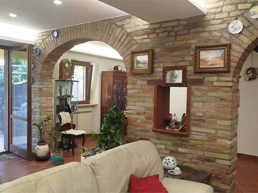 Immagine 18 di Porzione di villa in vendita  a Agugliano
