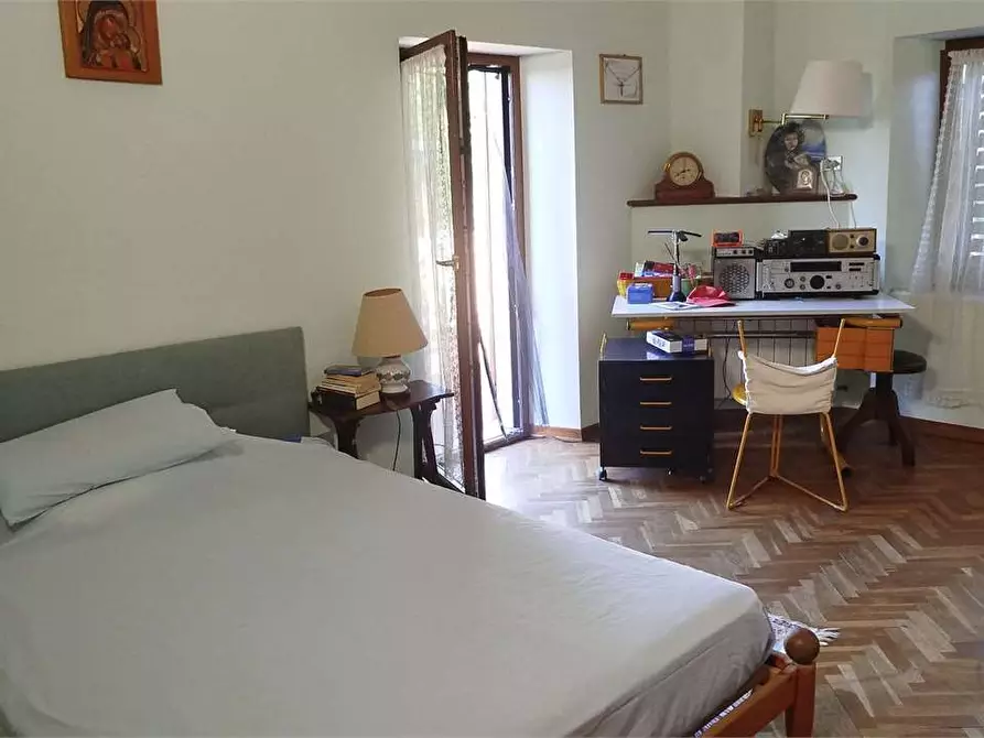 Immagine 102 di Porzione di villa in vendita  a Agugliano