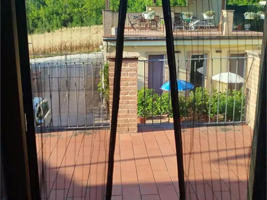 Immagine 47 di Porzione di villa in vendita  a Agugliano