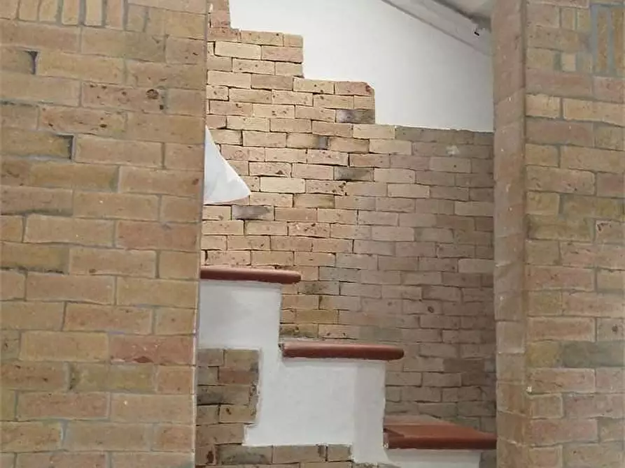 Immagine 43 di Porzione di villa in vendita  a Agugliano