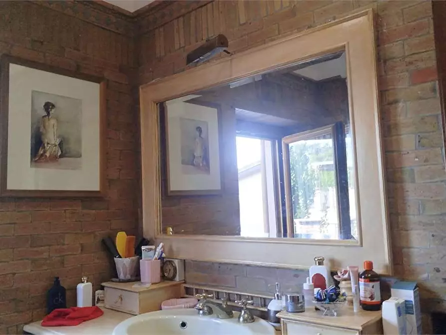 Immagine 45 di Porzione di villa in vendita  a Agugliano