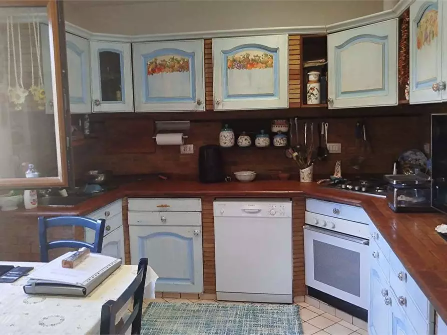 Immagine 30 di Porzione di villa in vendita  a Agugliano