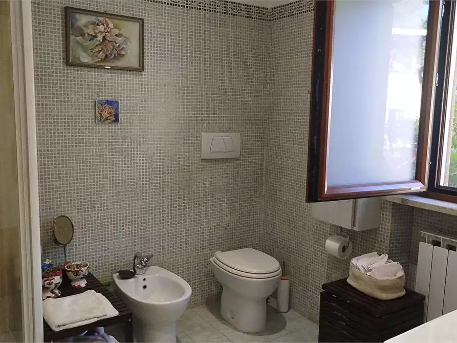 Immagine 104 di Porzione di villa in vendita  a Agugliano