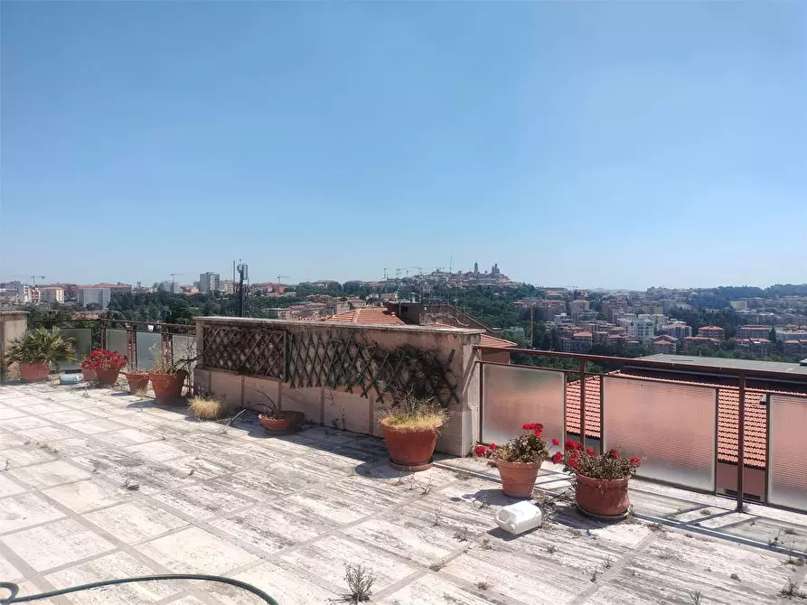 Immagine 22 di Attico in vendita  a Macerata
