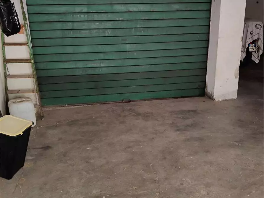 Immagine 1 di Garage in vendita  in VIA PESARO 21 a Ancona