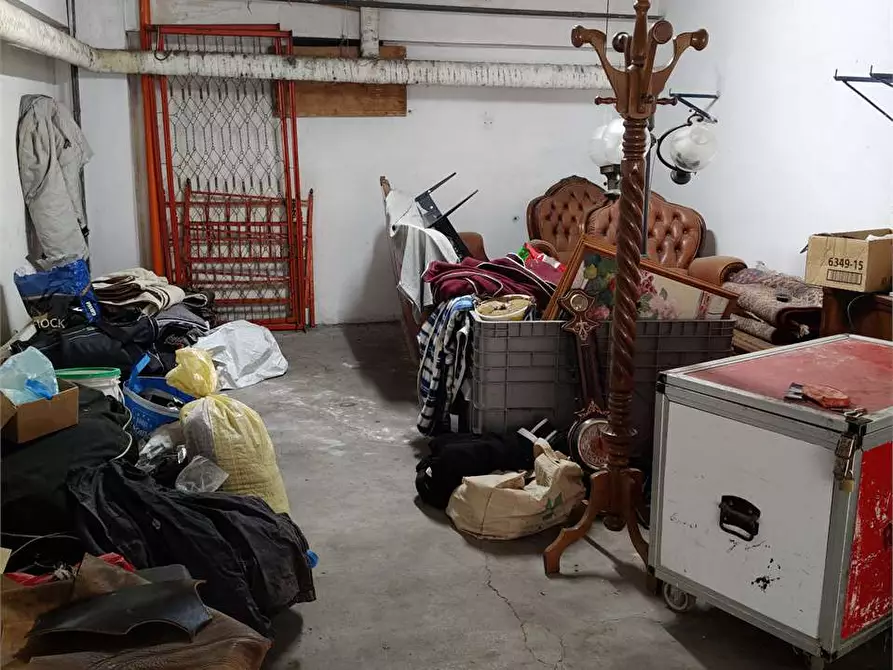Immagine 3 di Garage in vendita  in VIA PESARO 21 a Ancona