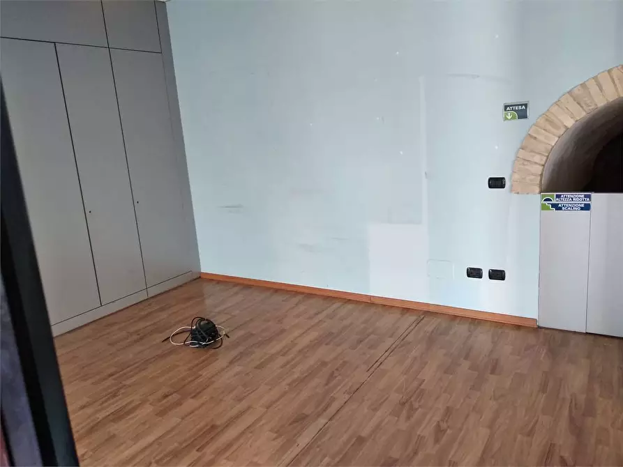 Immagine 2 di Ufficio in affitto  a Offagna