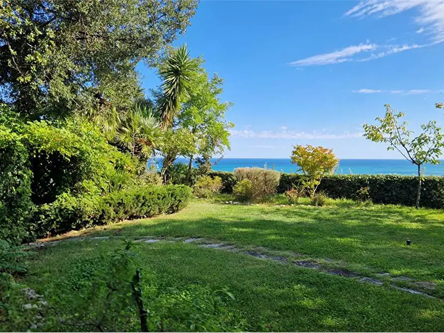 appartamento in vendita ad Ancona in zona Adriatico