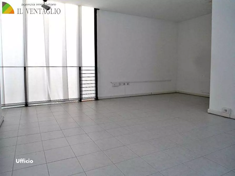 Immagine 2 di Ufficio in affitto  a Sassuolo
