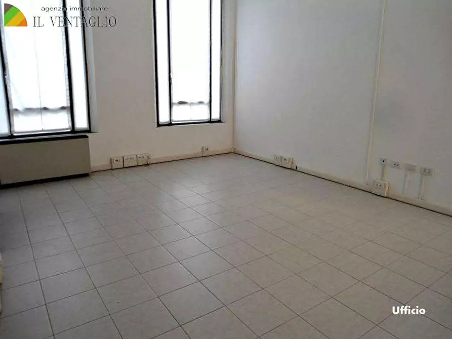 Immagine 4 di Ufficio in affitto  a Sassuolo