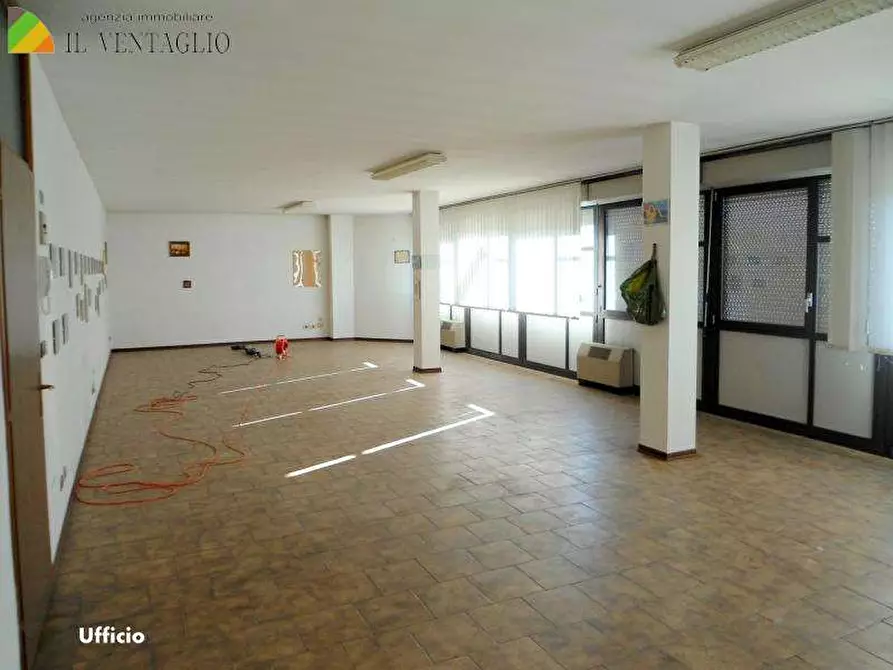 Immagine 3 di Ufficio in vendita  a Sassuolo