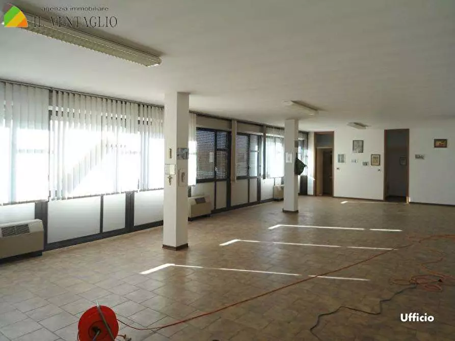 Immagine 2 di Ufficio in vendita  a Sassuolo