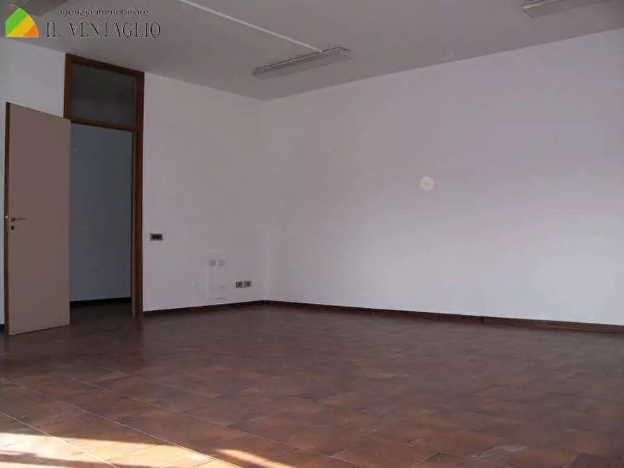 Immagine 2 di Ufficio in vendita  a Sassuolo