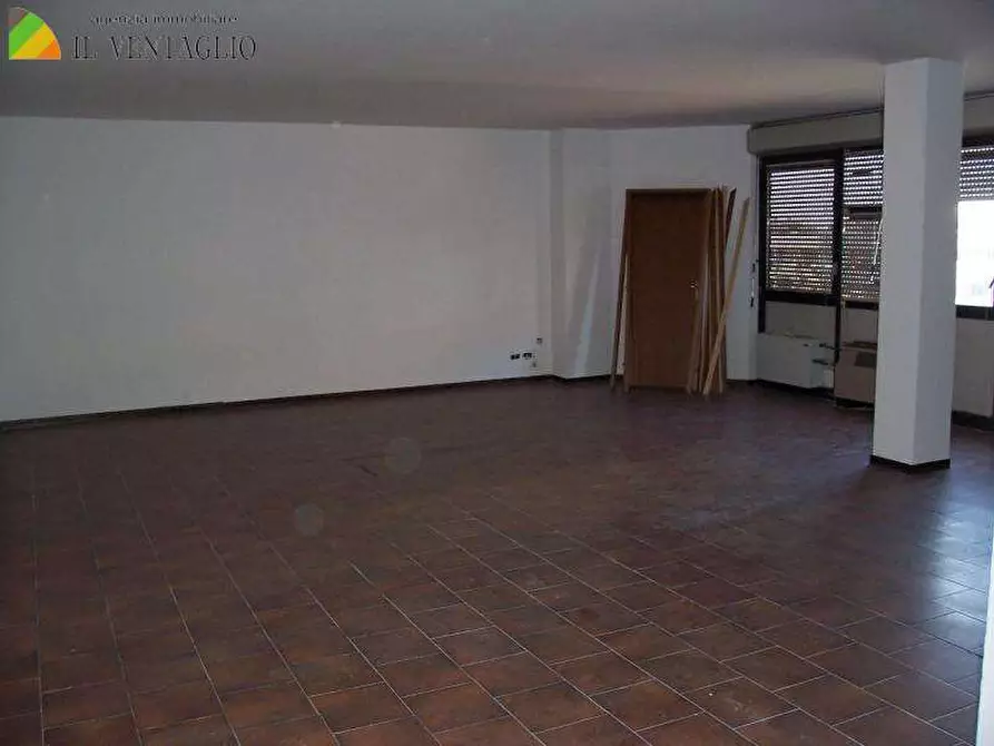 Immagine 8 di Ufficio in vendita  a Sassuolo