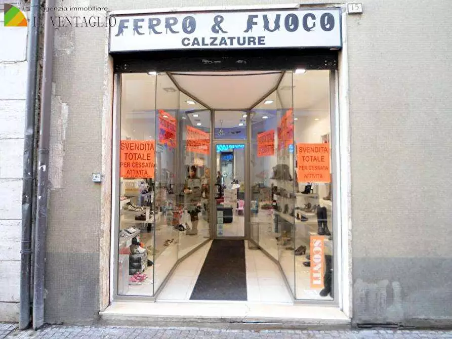 Immagine 3 di Negozio in affitto  a Sassuolo