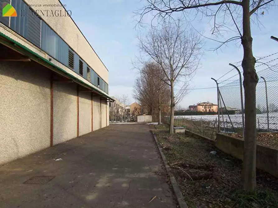 Immagine 2 di Capannone industriale in vendita  a Reggio Nell'emilia
