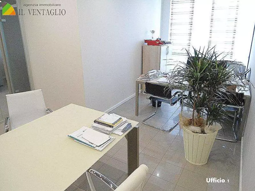 Immagine 3 di Ufficio in vendita  a Sassuolo