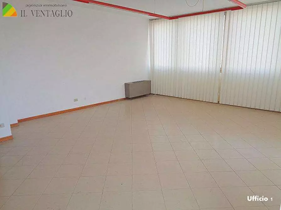 Immagine 2 di Ufficio in vendita  a Sassuolo