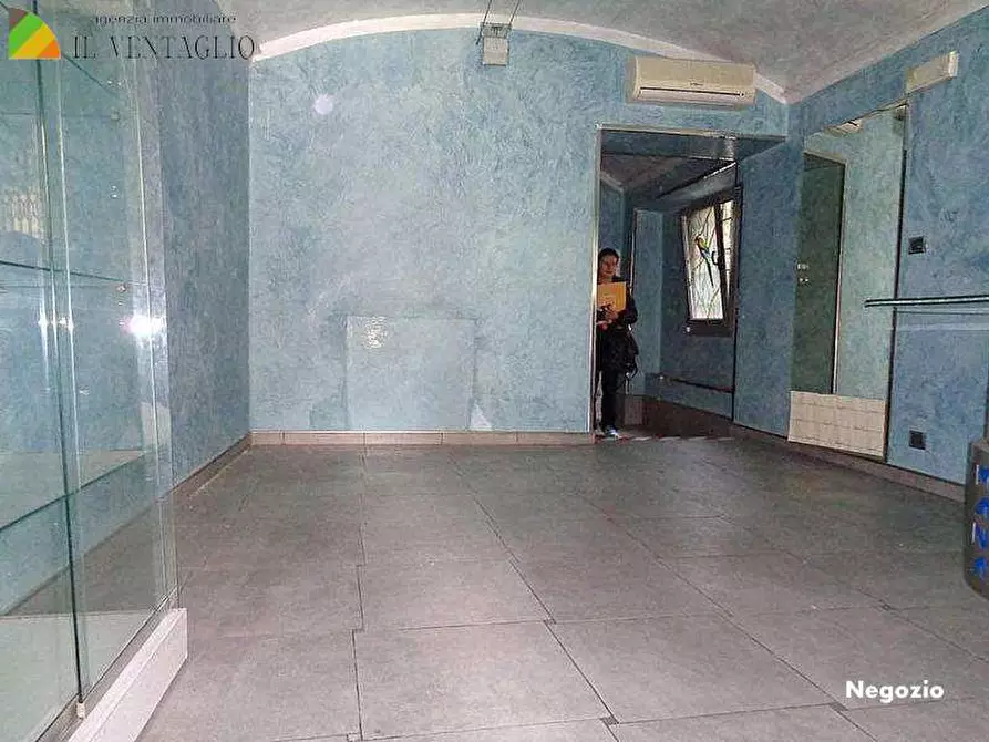 Immagine 2 di Negozio in affitto  a Sassuolo