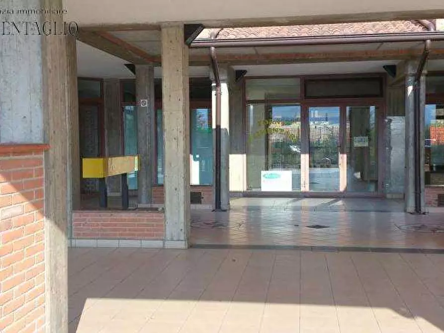 Immagine 5 di Negozio in vendita  a Castellarano