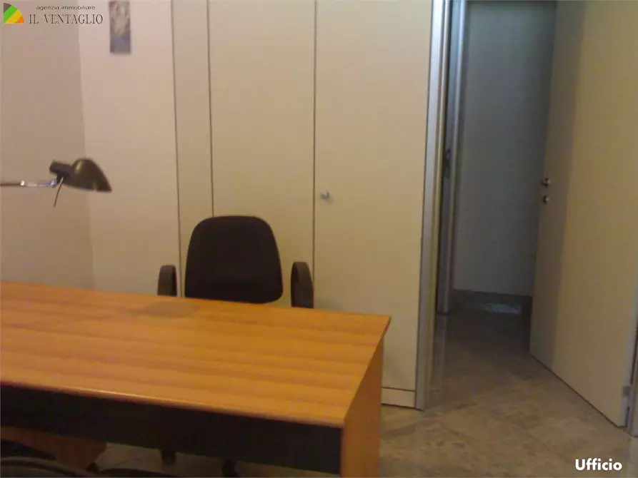 Immagine 2 di Negozio in vendita  a Sassuolo