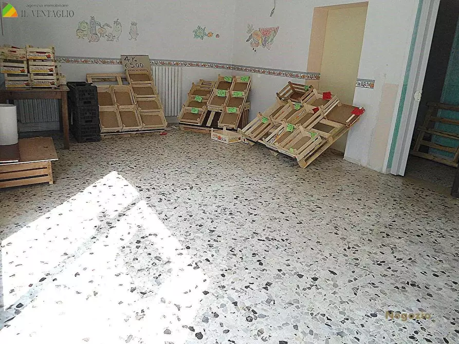 Immagine 2 di Negozio in vendita  a Sassuolo