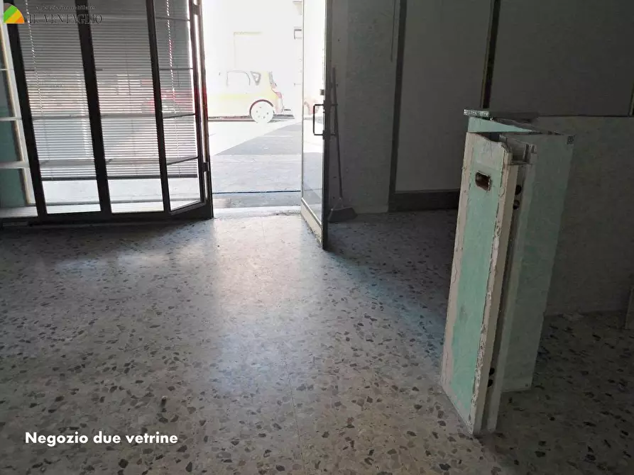 Immagine 3 di Negozio in vendita  a Sassuolo