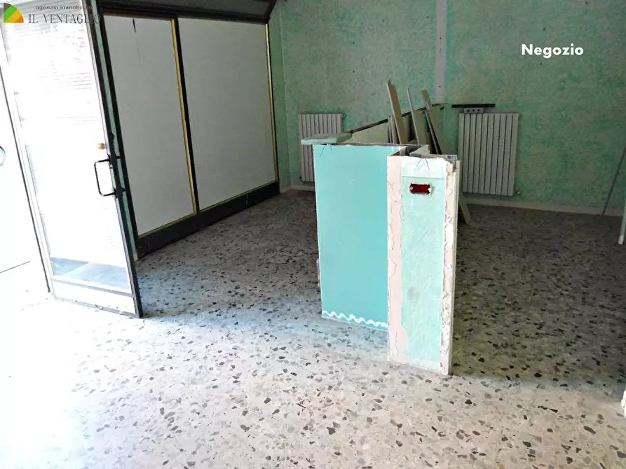 Immagine 5 di Negozio in vendita  a Sassuolo
