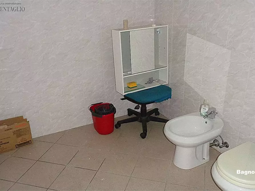 Immagine 5 di Ufficio in affitto  a Sassuolo