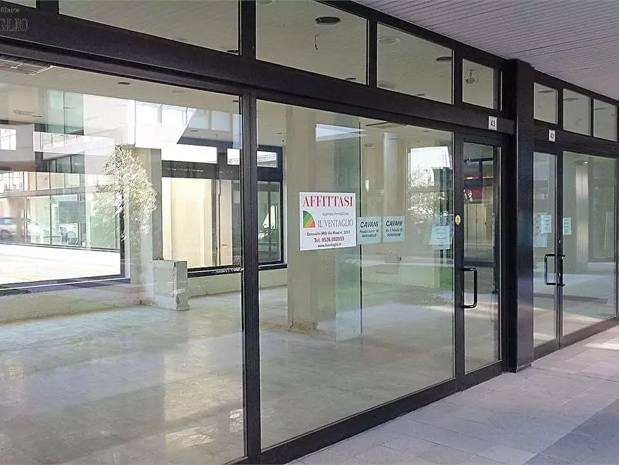 Immagine 2 di Negozio in affitto  a Sassuolo