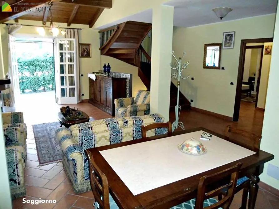 Immagine 11 di Villa in vendita  a Serramazzoni