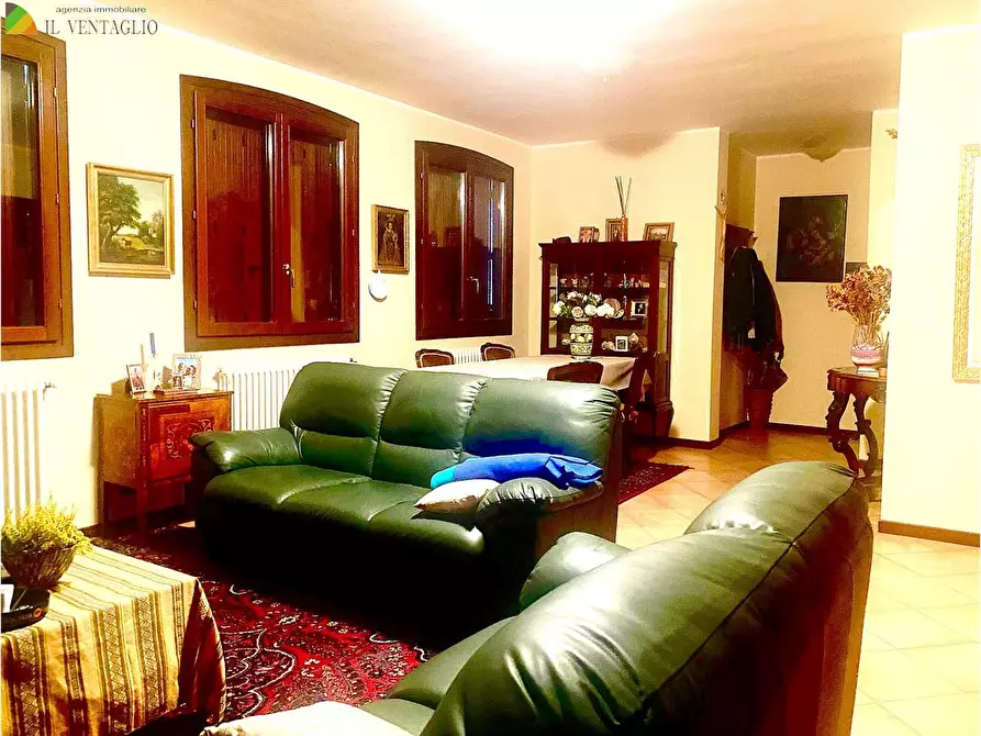 Immagine 1 di Trilocale in affitto  a Maranello