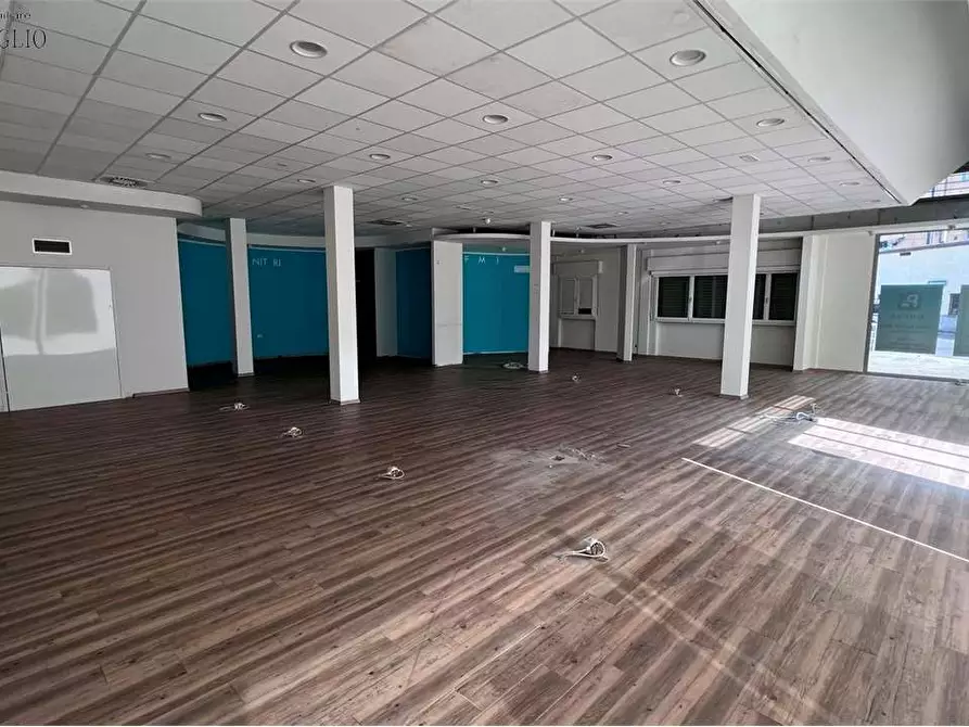 Immagine 4 di Negozio in affitto  a Sassuolo