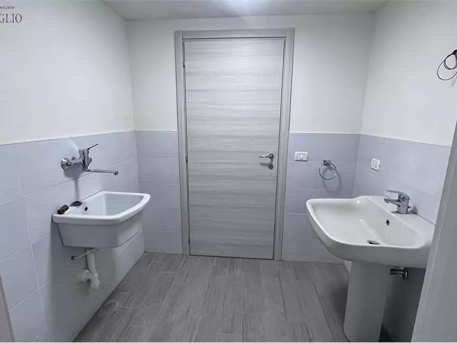 Immagine 6 di Capannone industriale in affitto  a Sassuolo