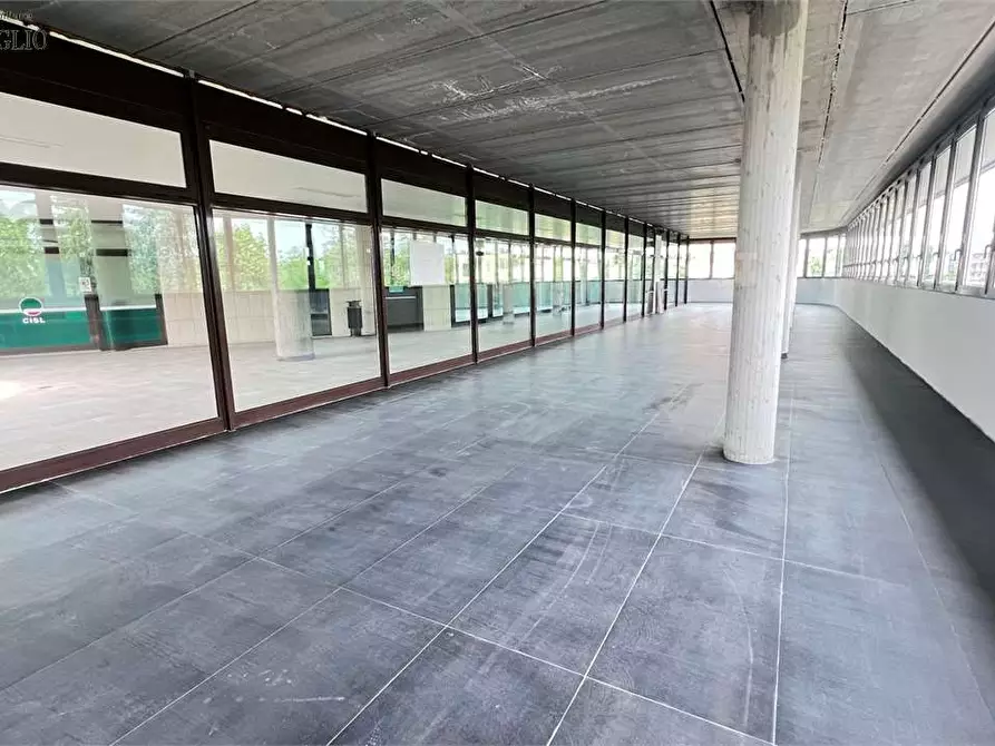 Immagine 3 di Ufficio in vendita  a Sassuolo