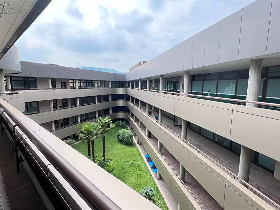 Immagine 8 di Ufficio in vendita  a Sassuolo