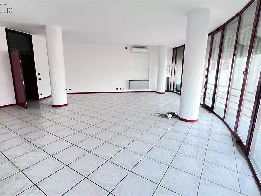 Immagine 2 di Ufficio in vendita  a Sassuolo