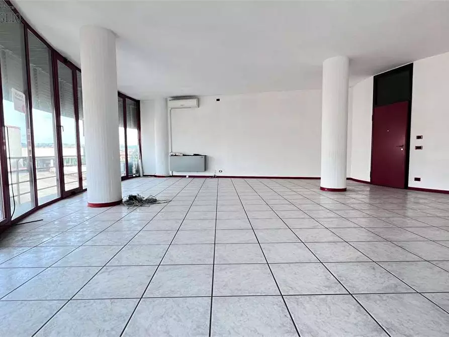 Immagine 3 di Ufficio in affitto  a Sassuolo