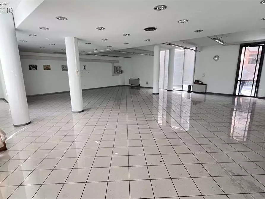 Immagine 2 di Negozio in affitto  a Sassuolo
