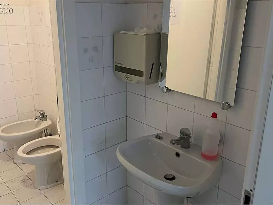 Immagine 9 di Ufficio in affitto  a Sassuolo