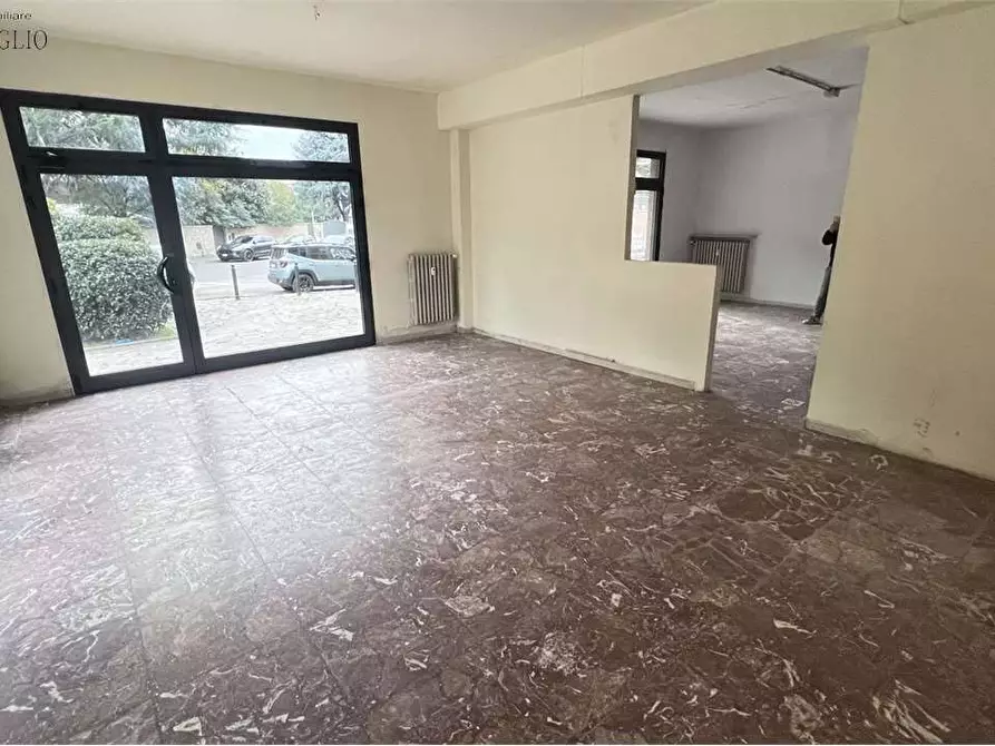 Immagine 5 di Negozio in affitto  a Sassuolo