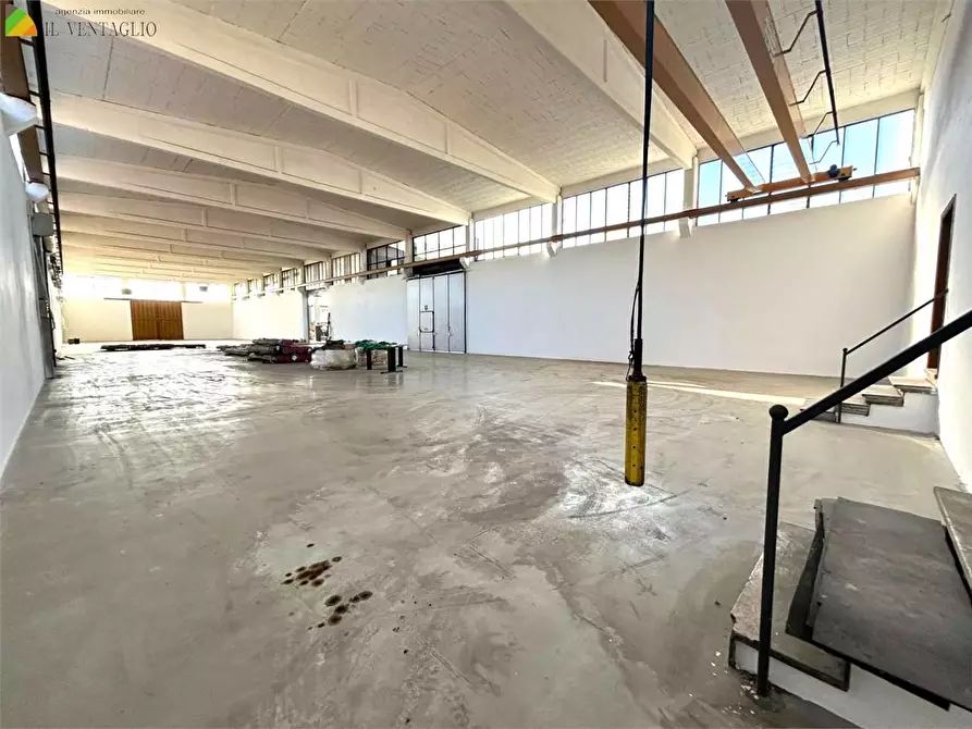 Immagine 2 di Capannone industriale in vendita  a Serramazzoni