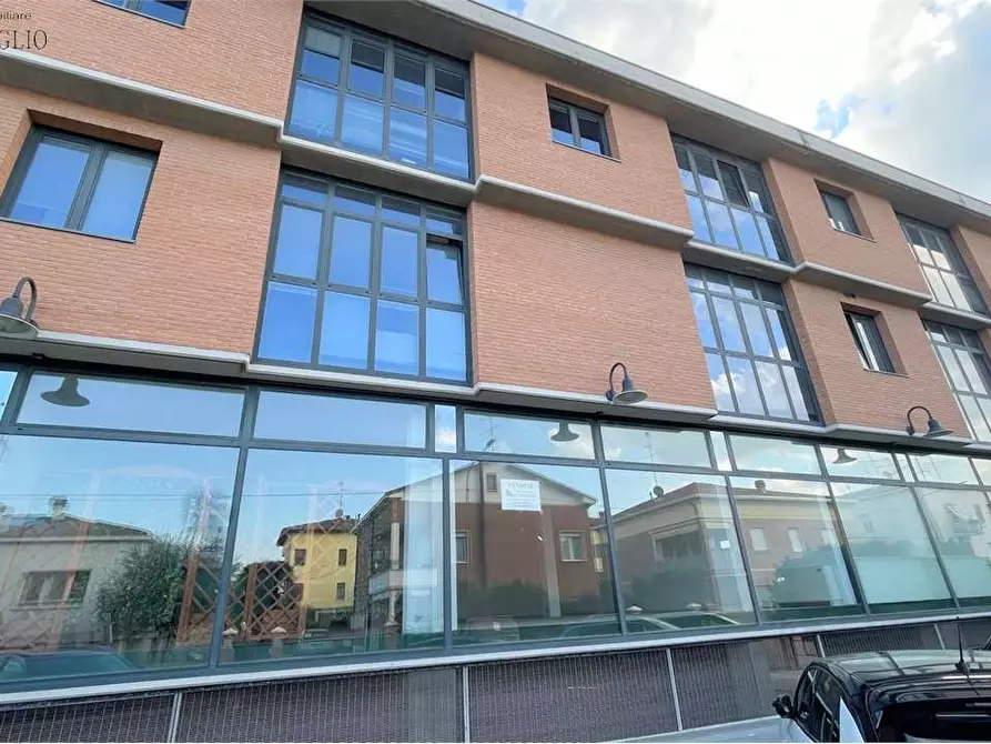 Immagine 3 di Negozio in vendita  a Sassuolo