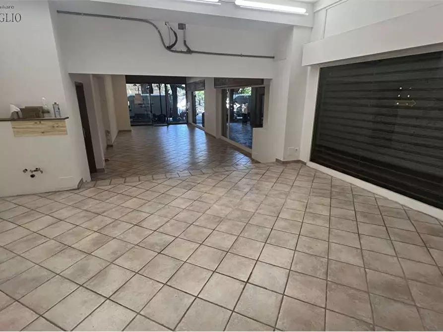 Immagine 2 di Negozio in affitto  a Sassuolo