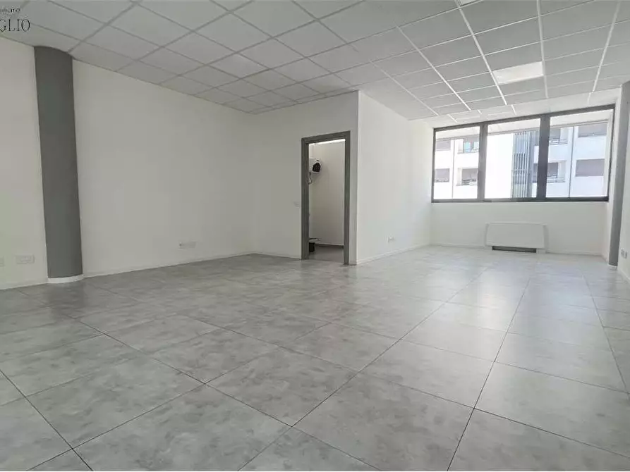 Immagine 2 di Ufficio in vendita  a Sassuolo