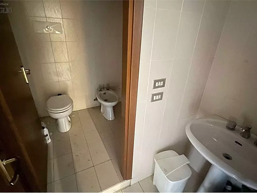 Immagine 6 di Ufficio in vendita  a Sassuolo