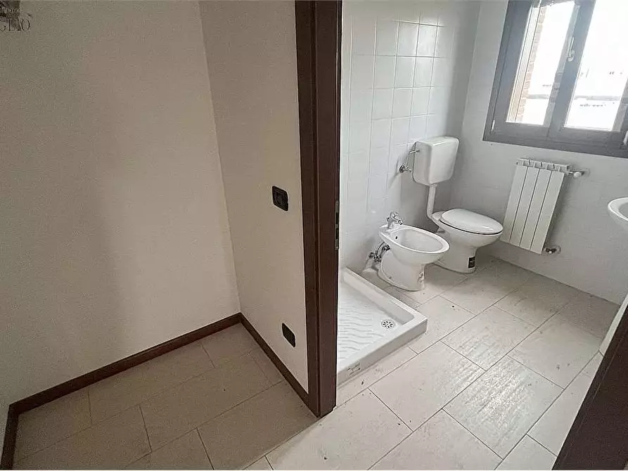 Immagine 4 di Ufficio in affitto  a Fiorano Modenese