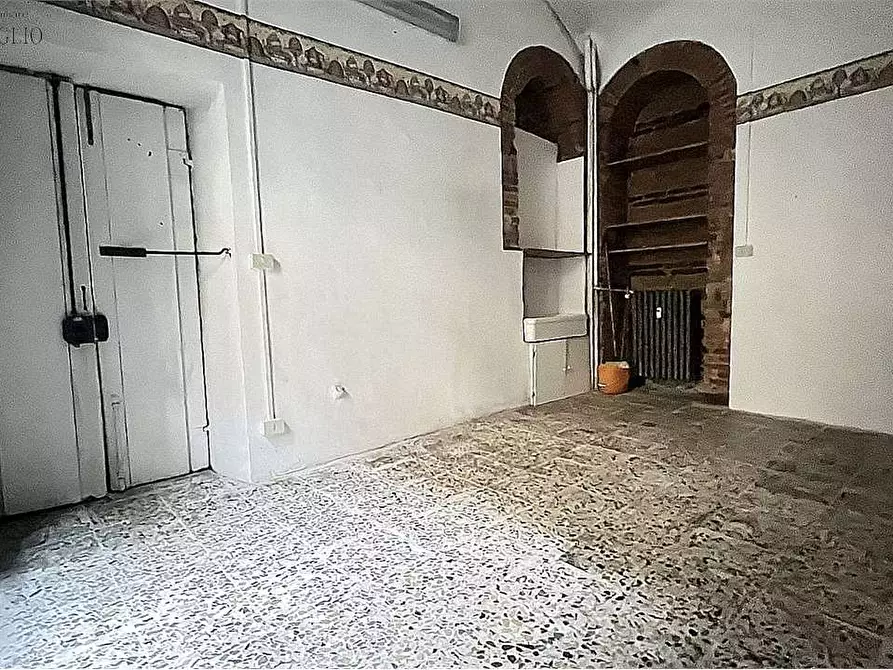 Immagine 1 di Magazzino in affitto  a Torino